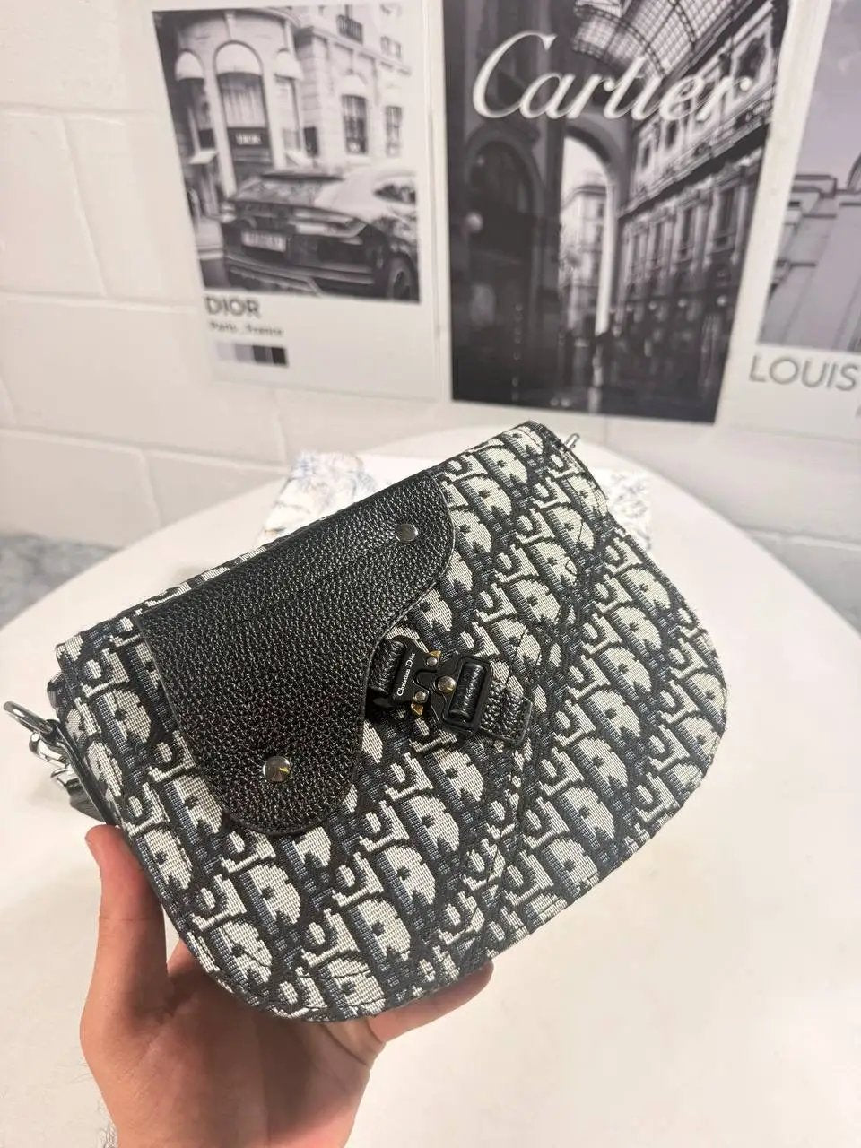 IOR MESSENGER BAG Stock supplier