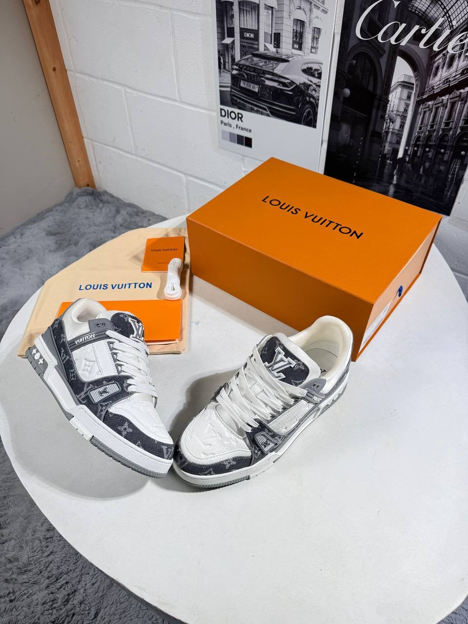 LVE TRAINERS WHITE & GREY
