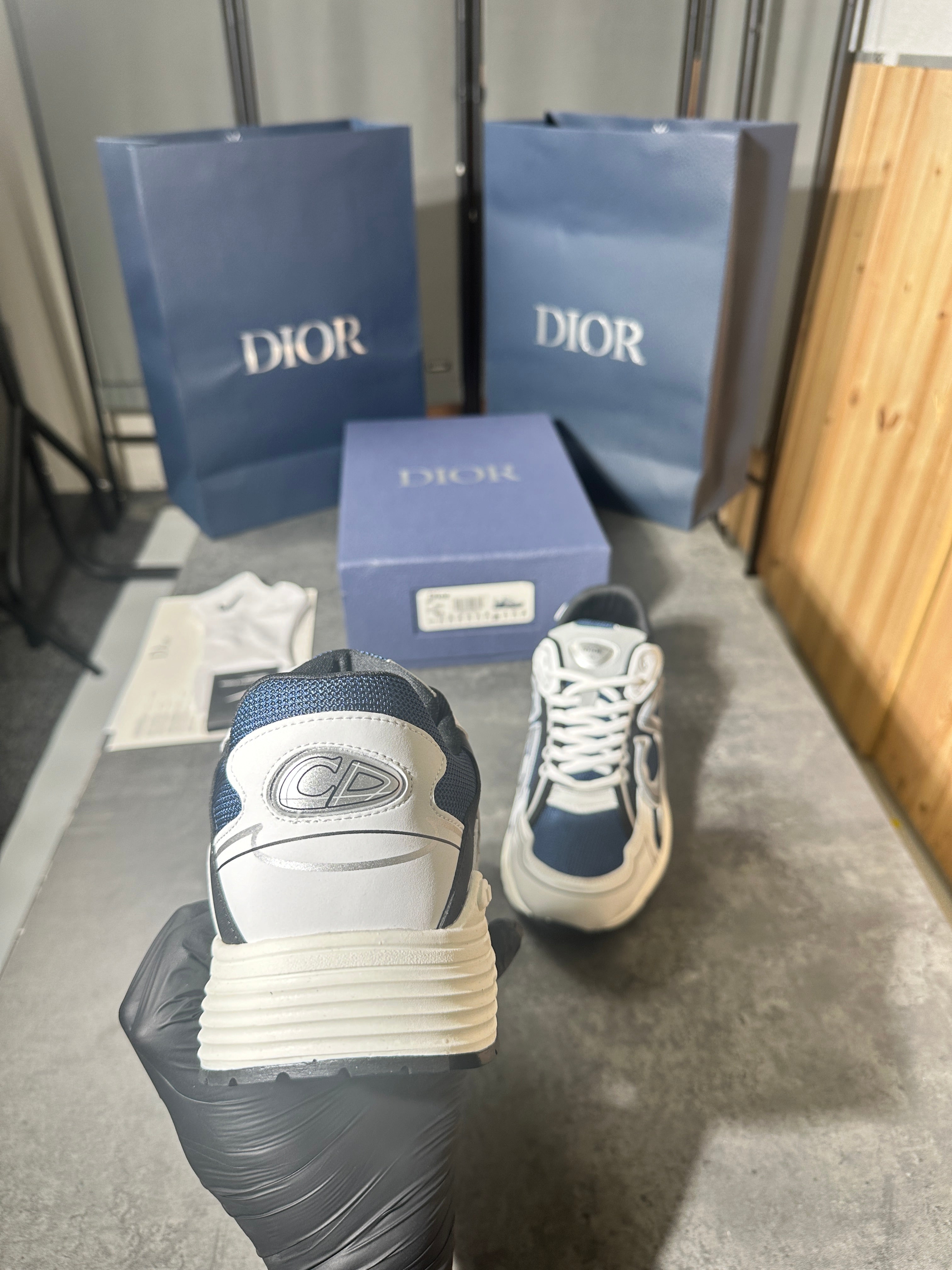 (pre-order)Dior - b30 navy and white