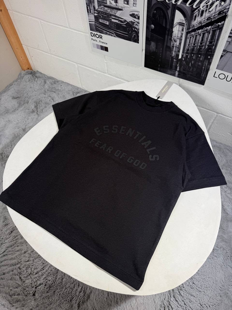 ESSNTL TSHIRT