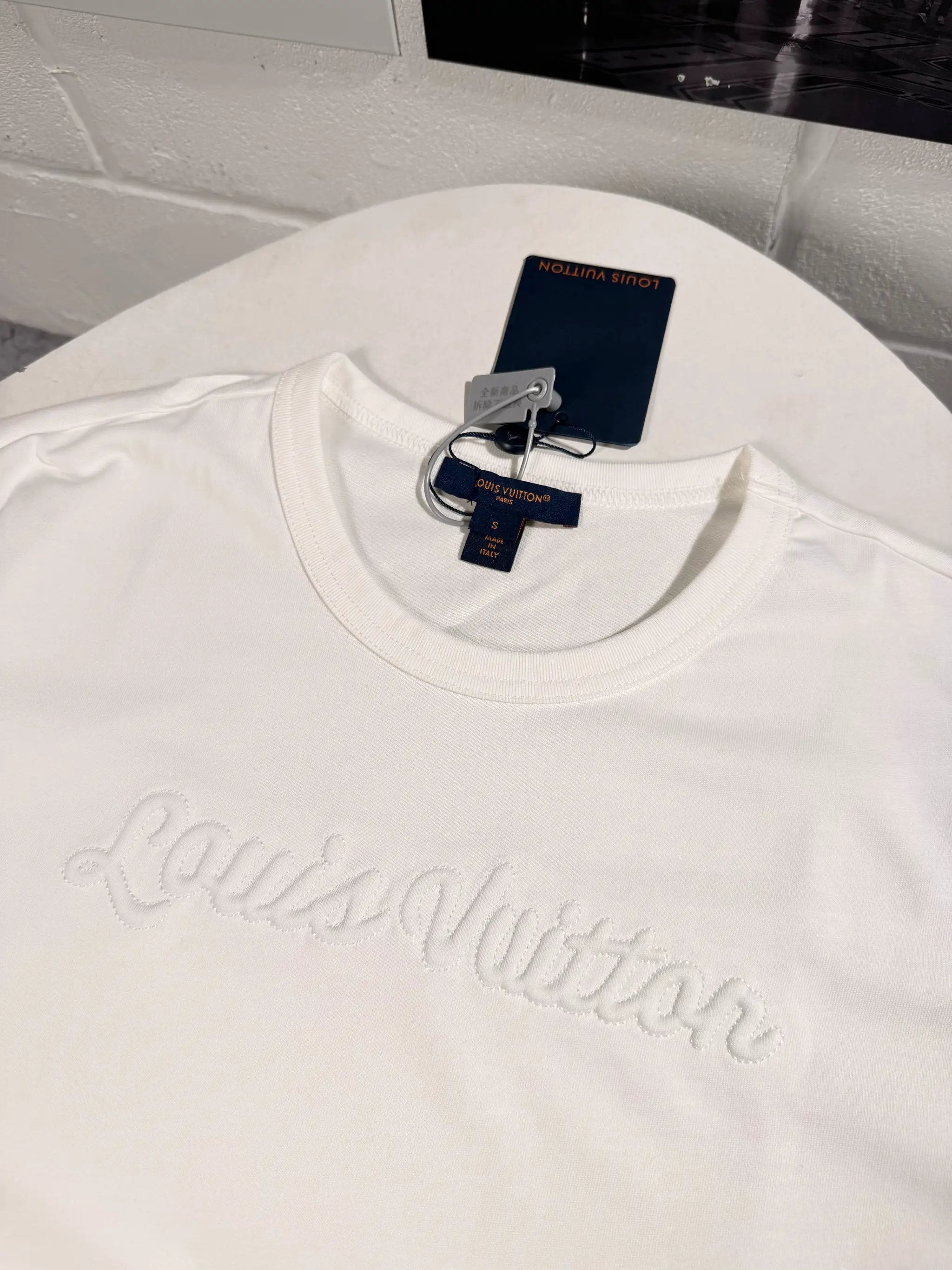 LVE SIGNATURE TSHIRT Stock supplier
