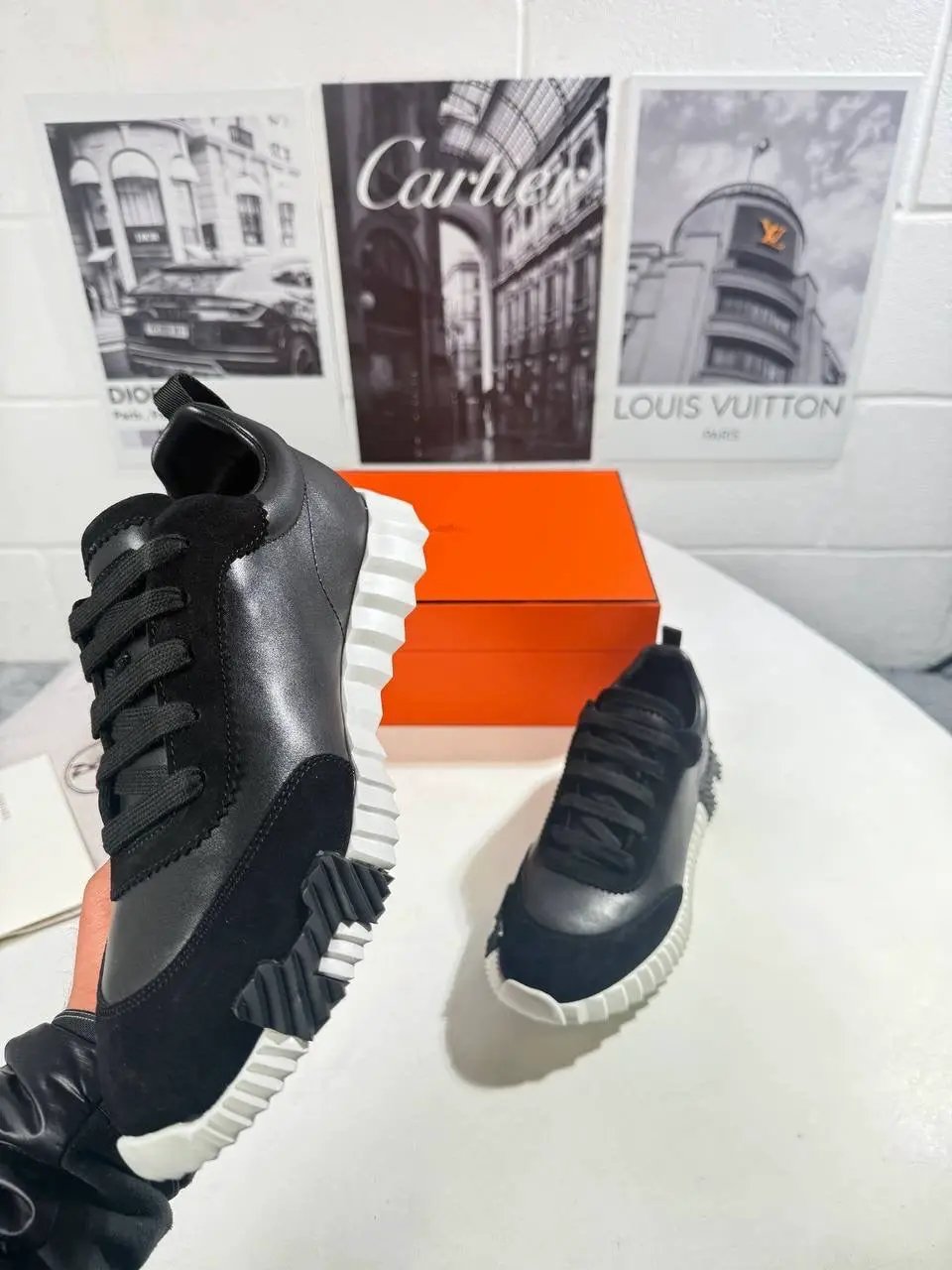 HRMS BOUNCE BLACK AND WHITE (Pre Order) by Stock supplier