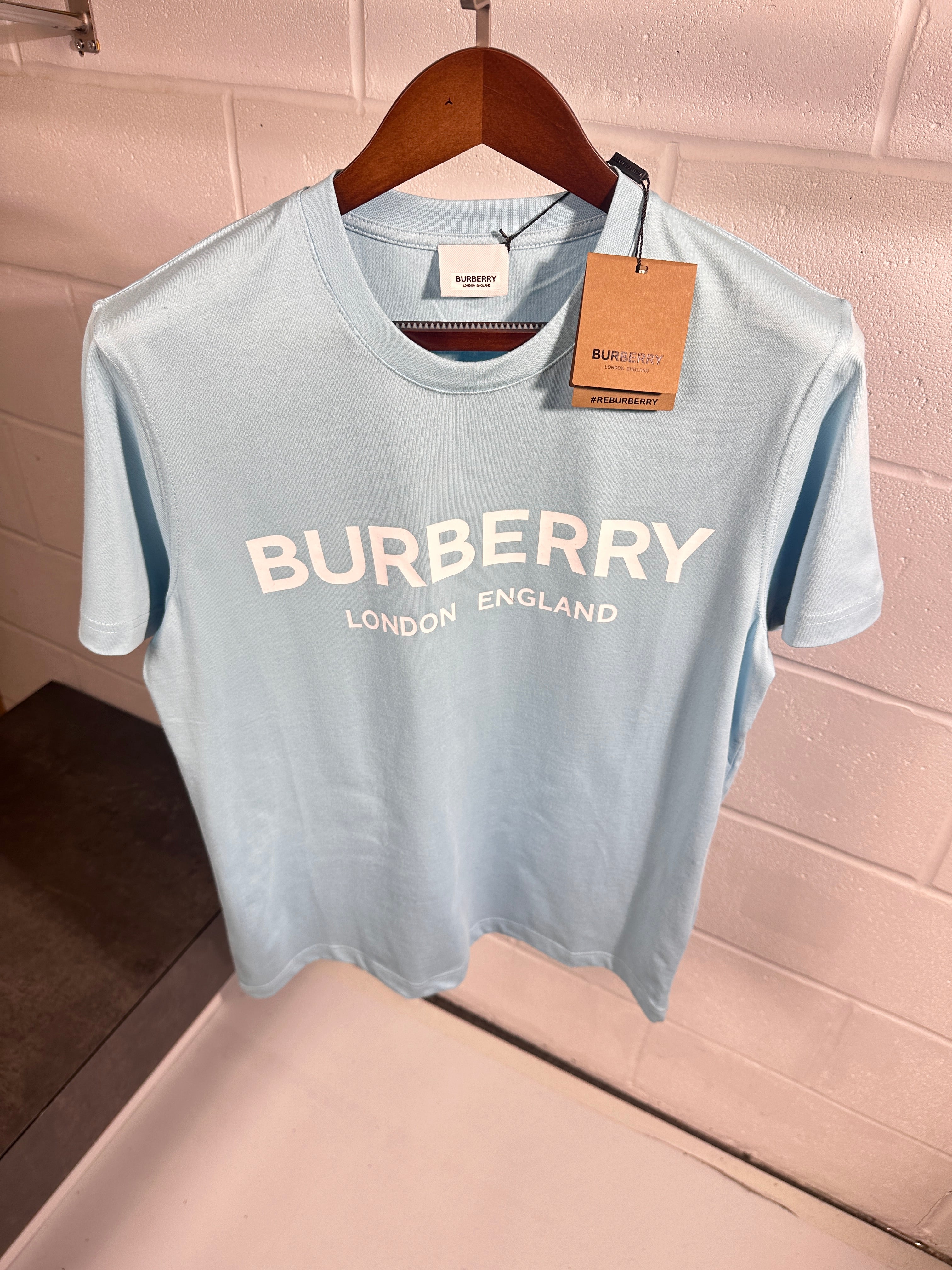 Burberry tee baby blue