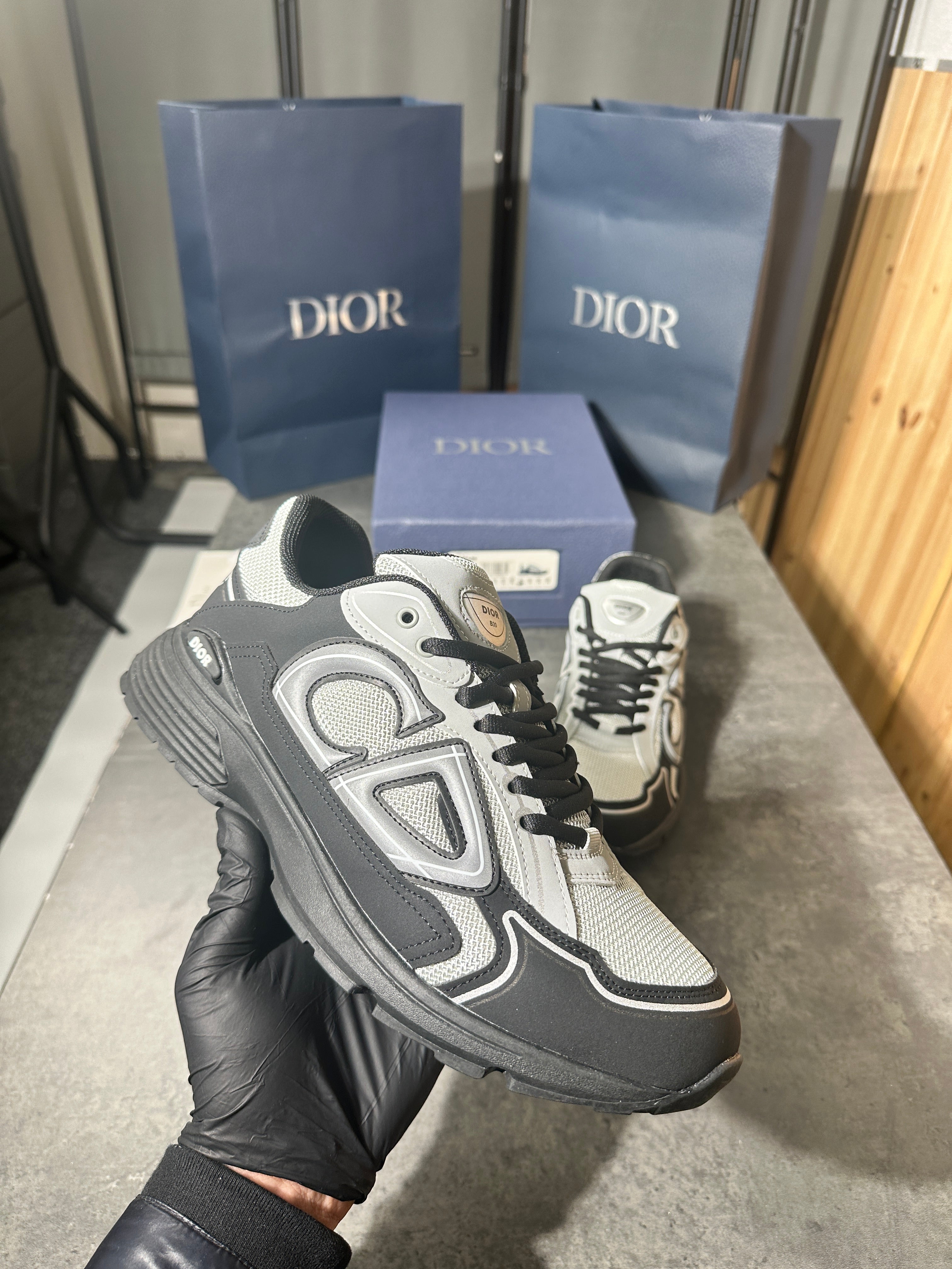 (pre-order)Dior - b30 black and grey