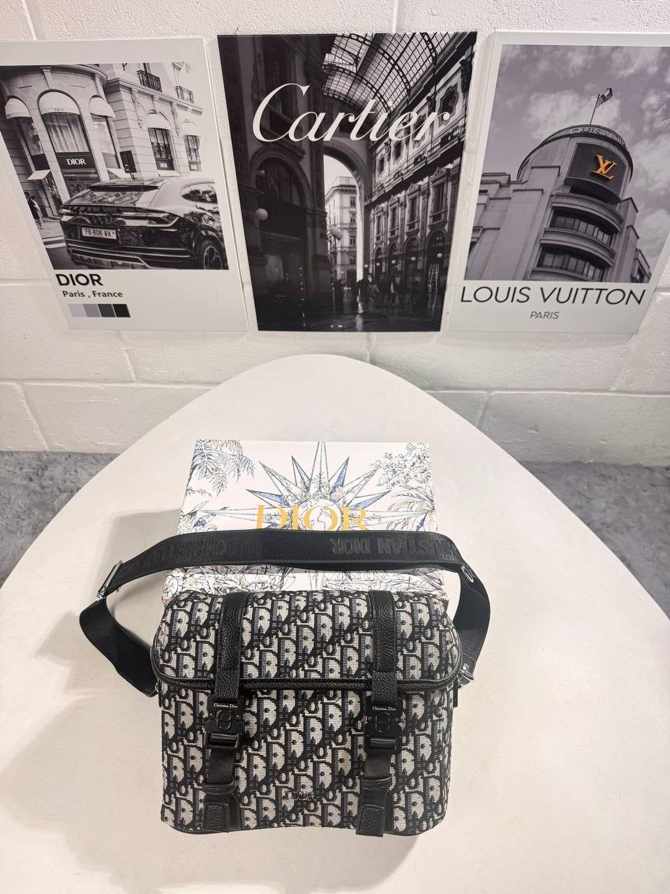 IOR MESSENGER BAG Stock supplier