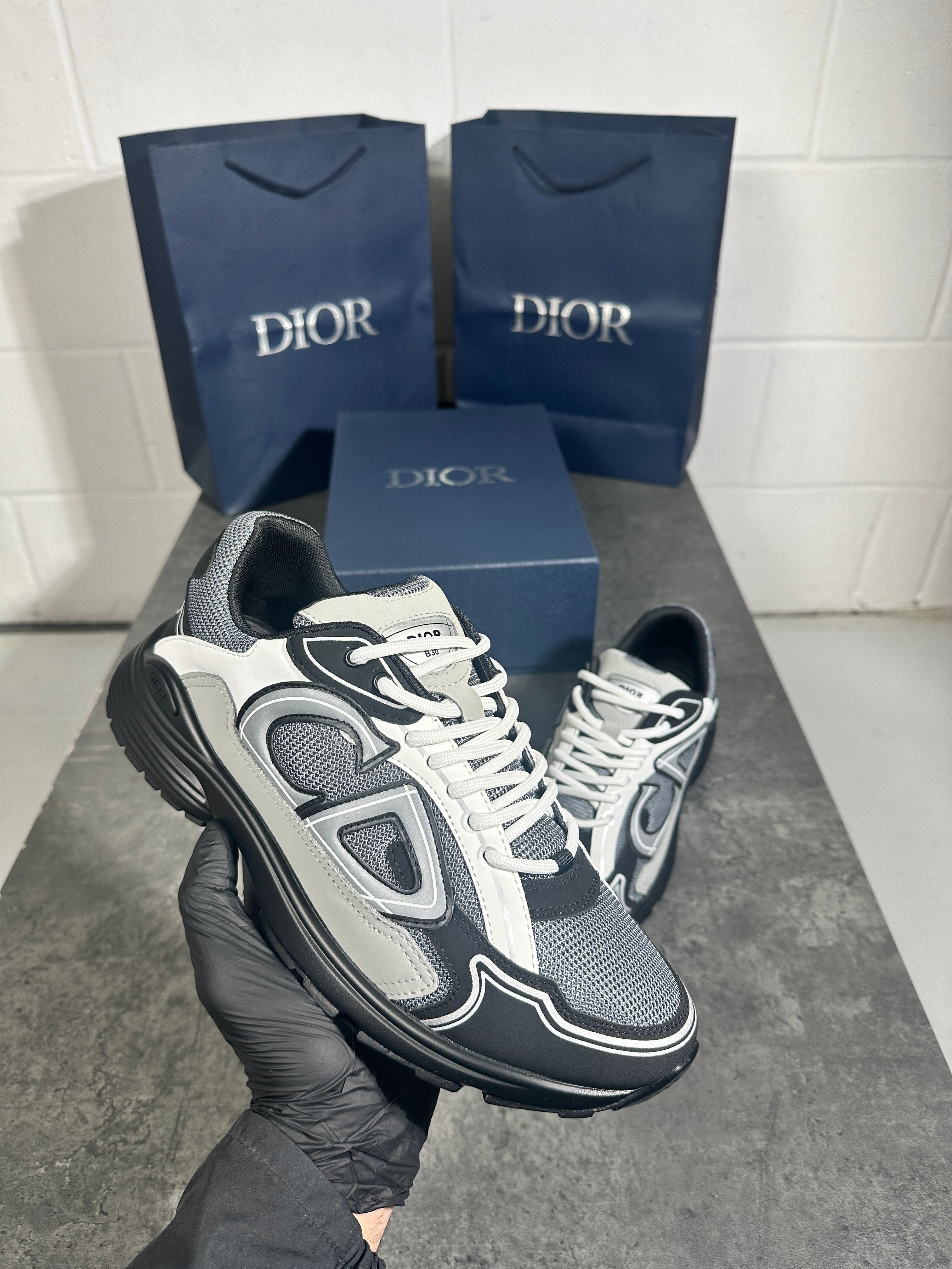 (pre-order)Dior b30 - grey n black