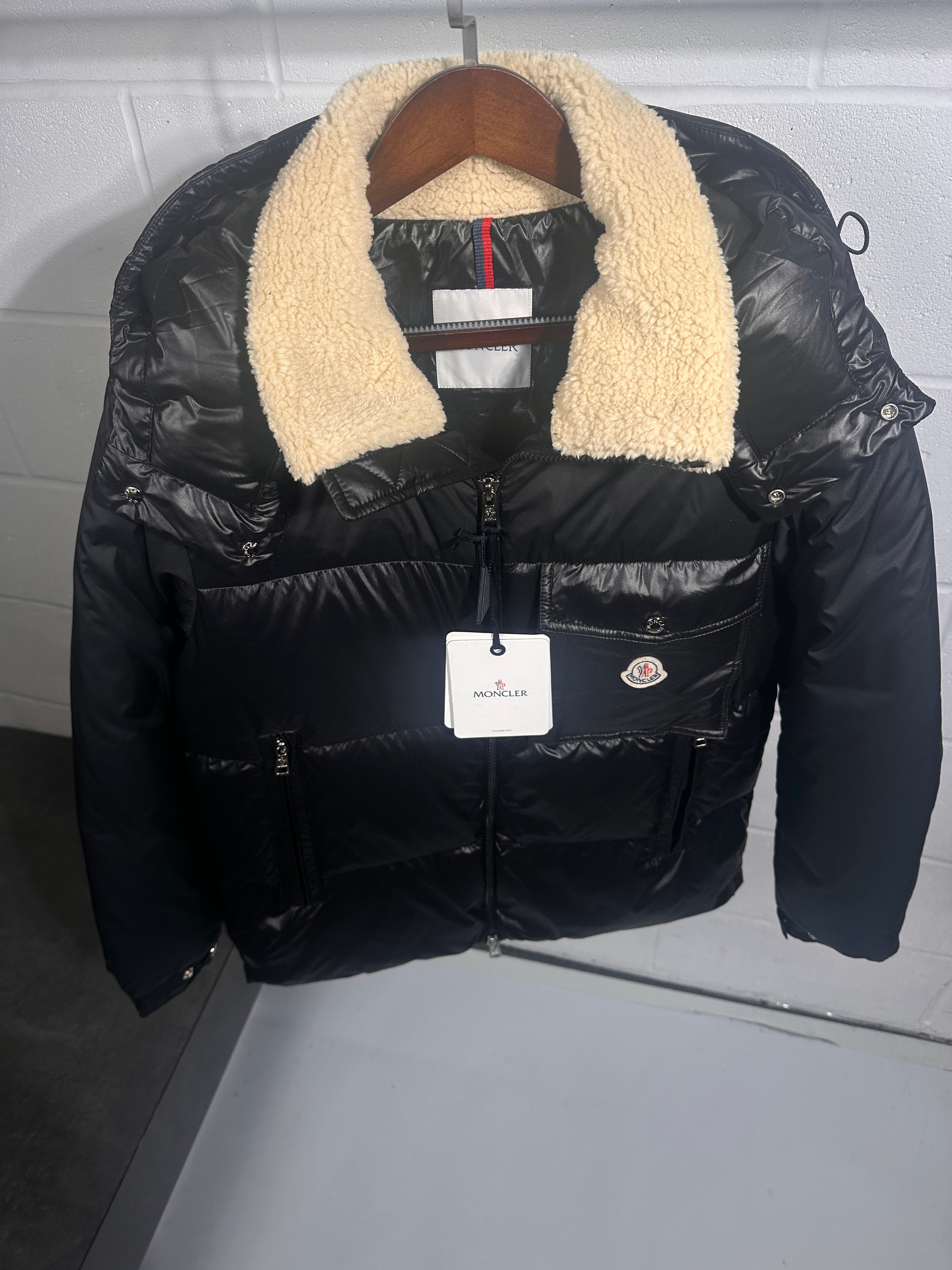 Moncler Bayuda Down Jacket Black