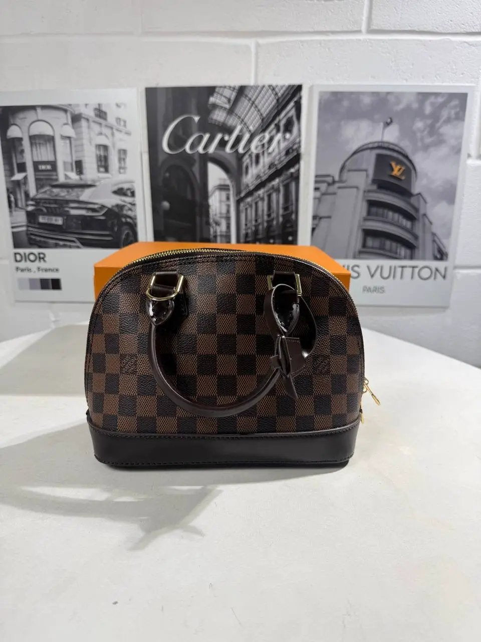 LVE ALMA BB BAG by Stock supplier
