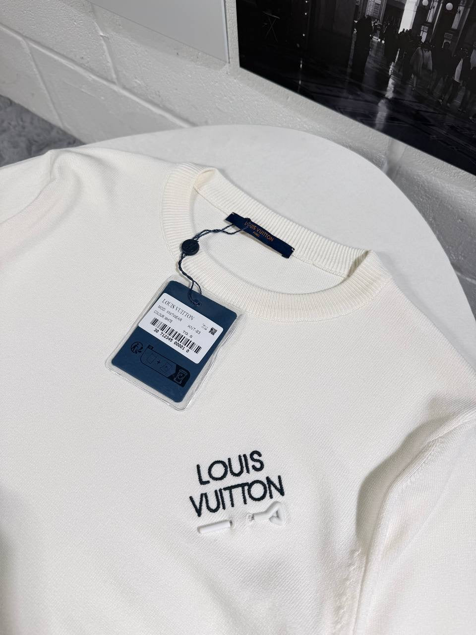 LVE SIGNATURE CREWNECK TEE