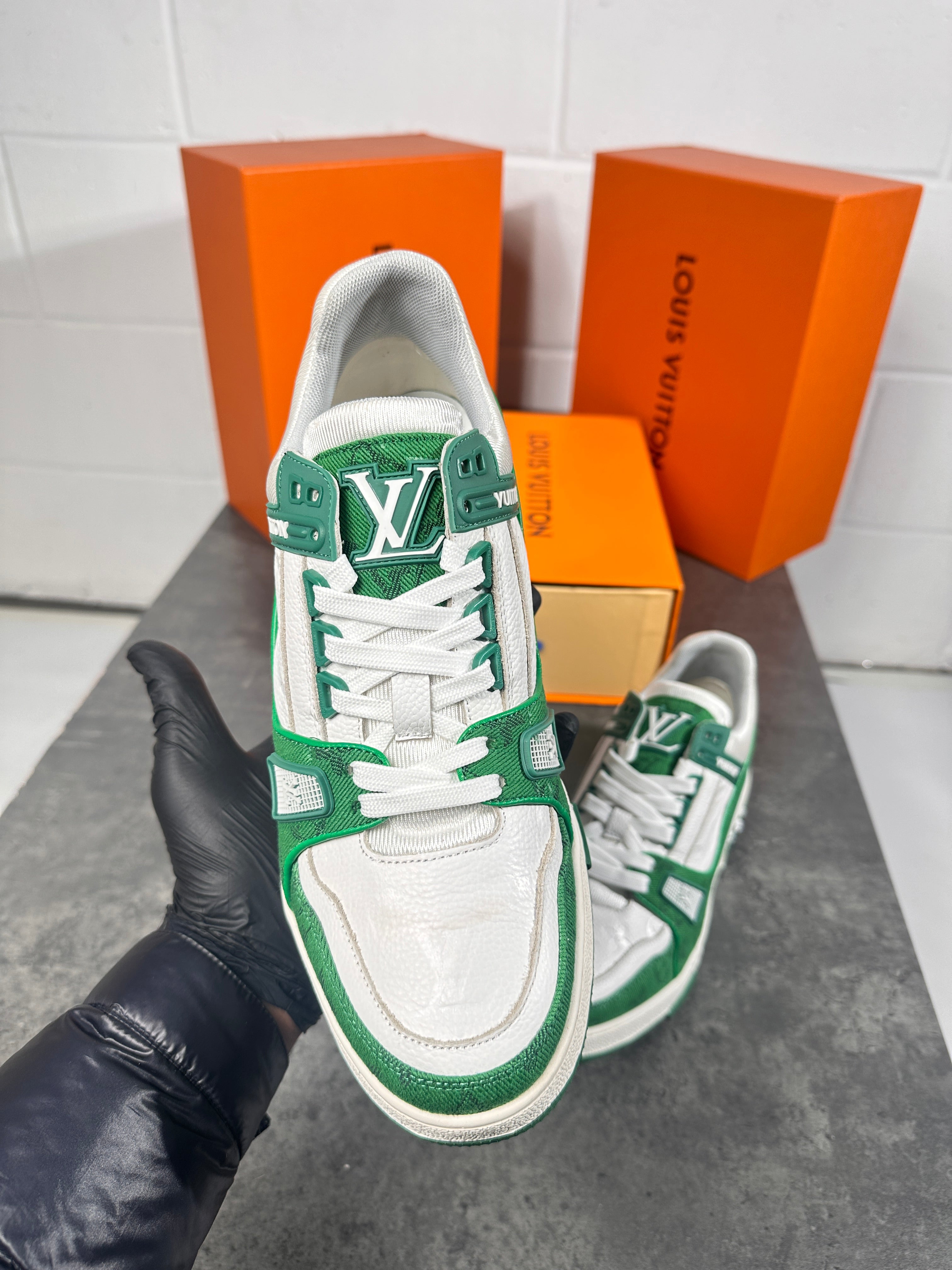 Lv trainers light green