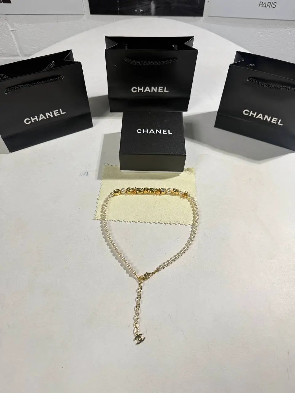 CHNL LOGO PEARL NECKLACE by Stock supplier
