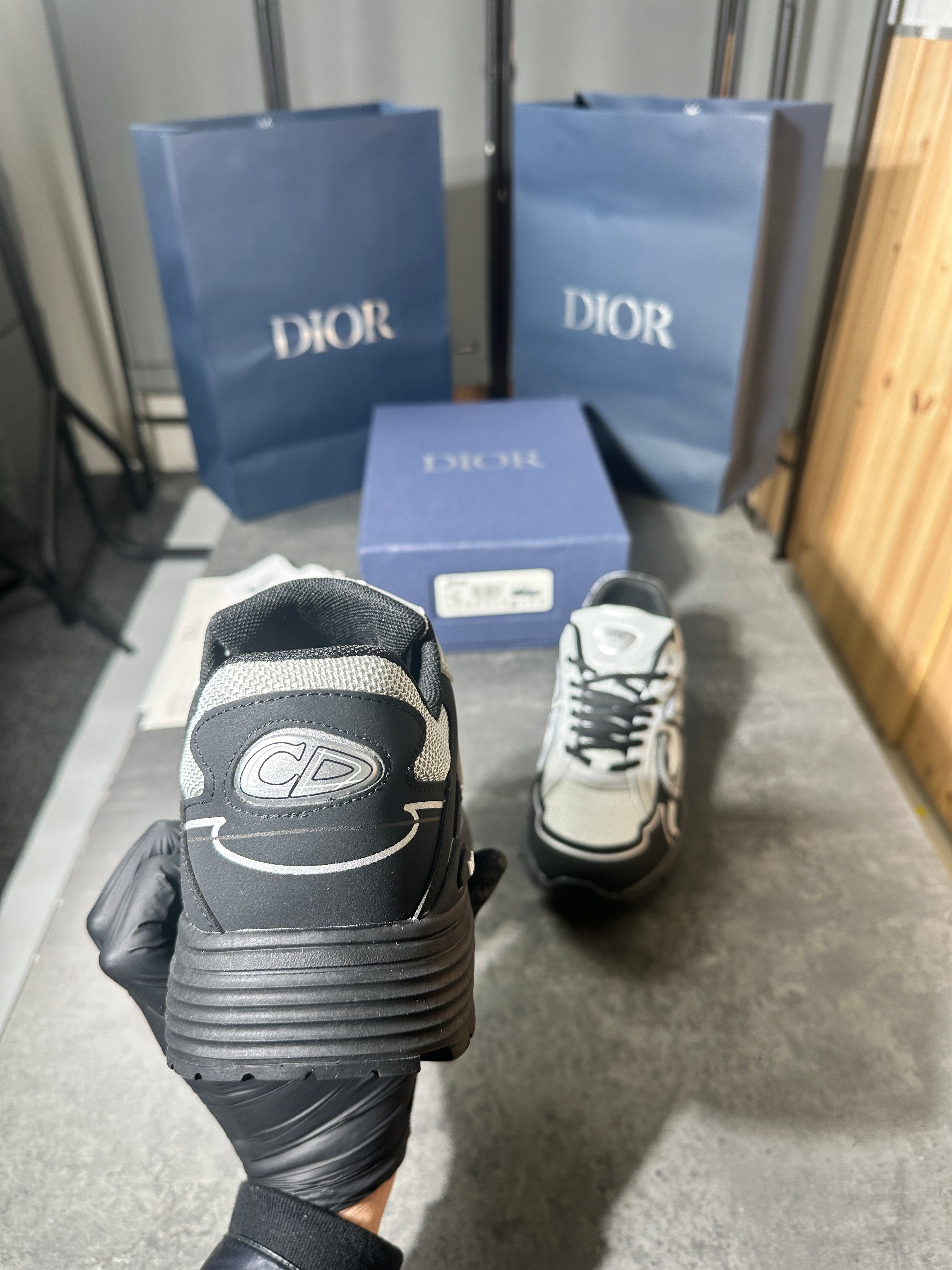 (pre-order)Dior - b30 black and grey