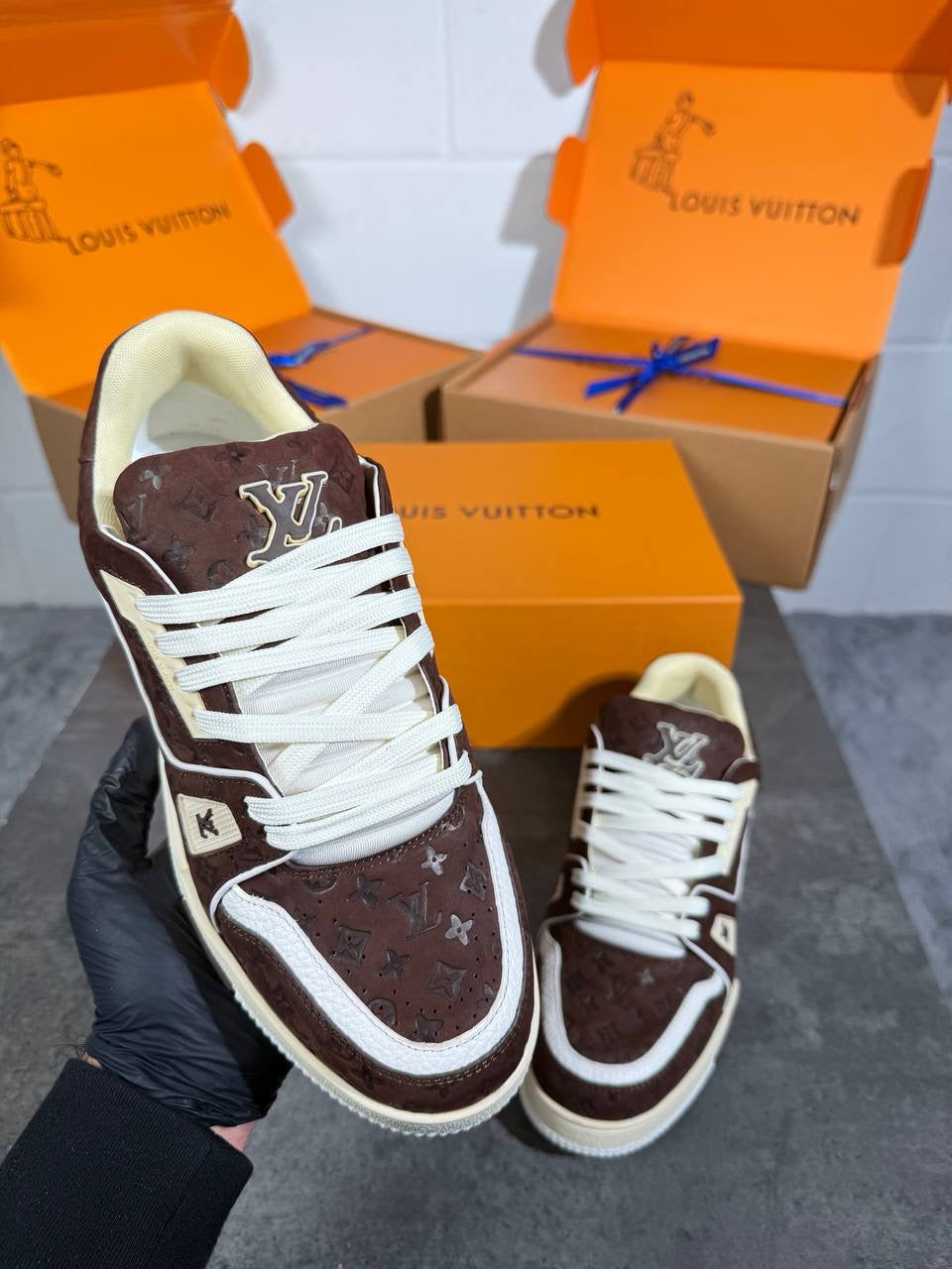 LV BROWN & WHITE