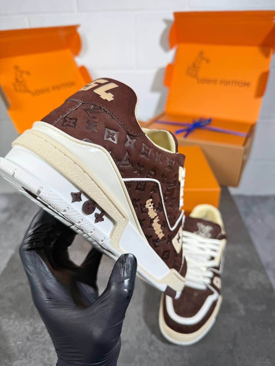 LV BROWN & WHITE