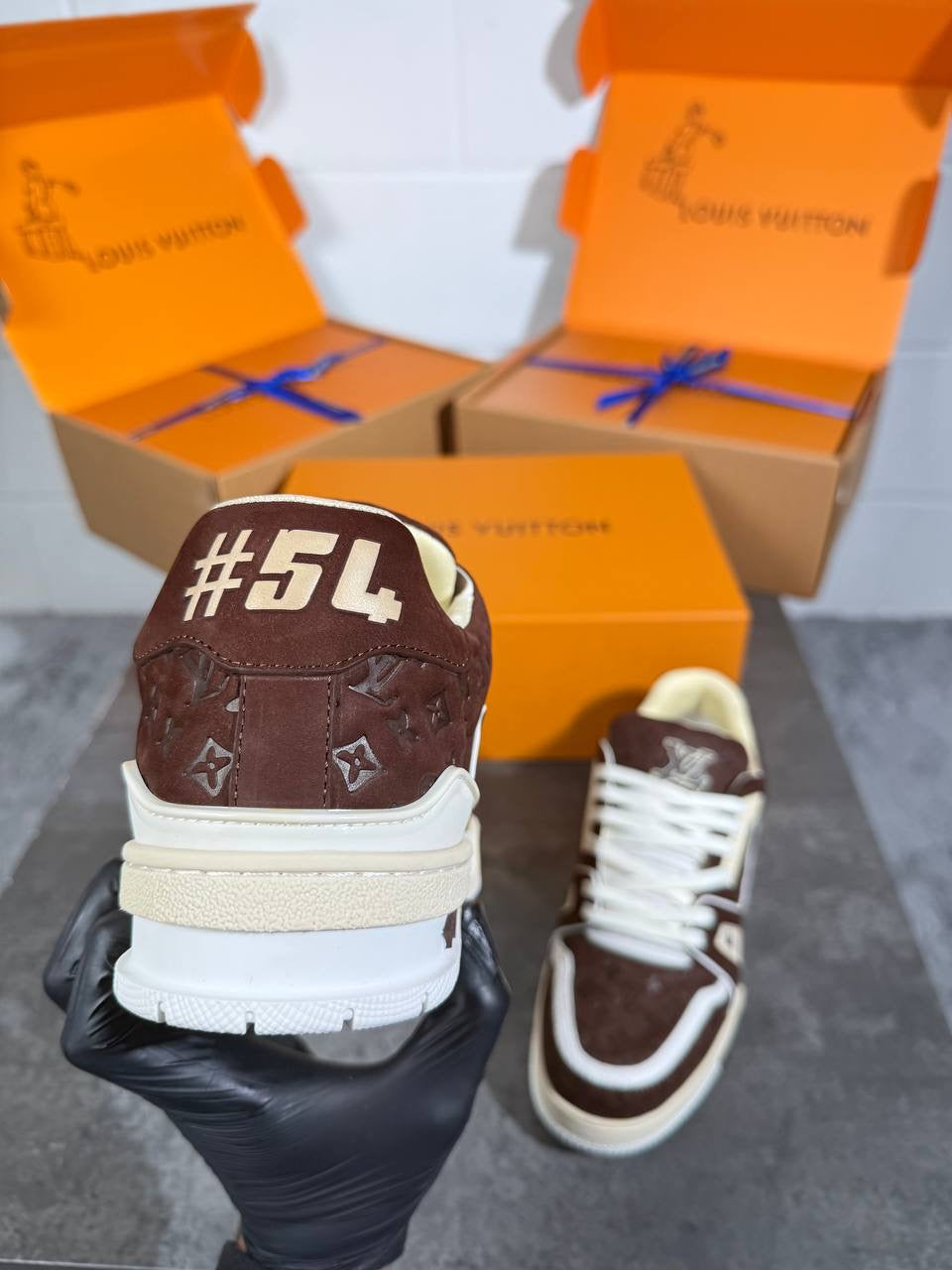 LV BROWN & WHITE