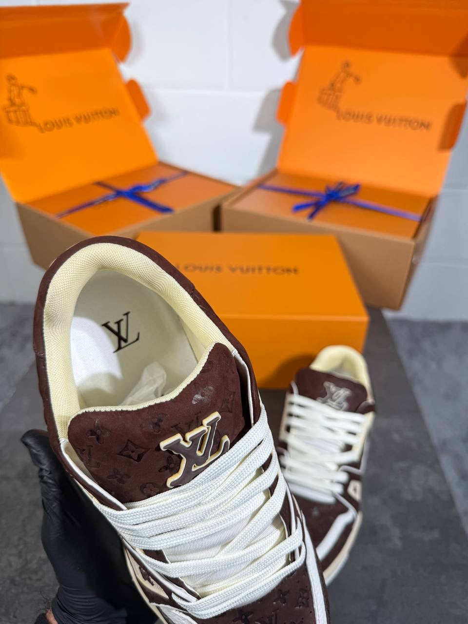 LV BROWN & WHITE